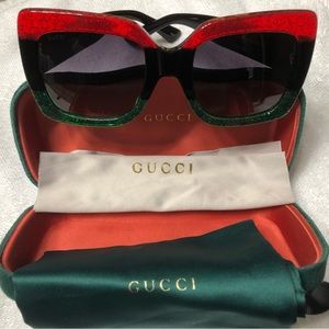 Gucci Oversized Square Sunglasses with Velvet case